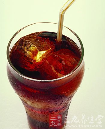 KY.COM_毒瘤?C罗走后本泽马领跑射手榜 意媒评他不及格(图3) KY.COM_毒瘤?C罗走后本泽马领跑射手榜 意媒评他不及格(图3)