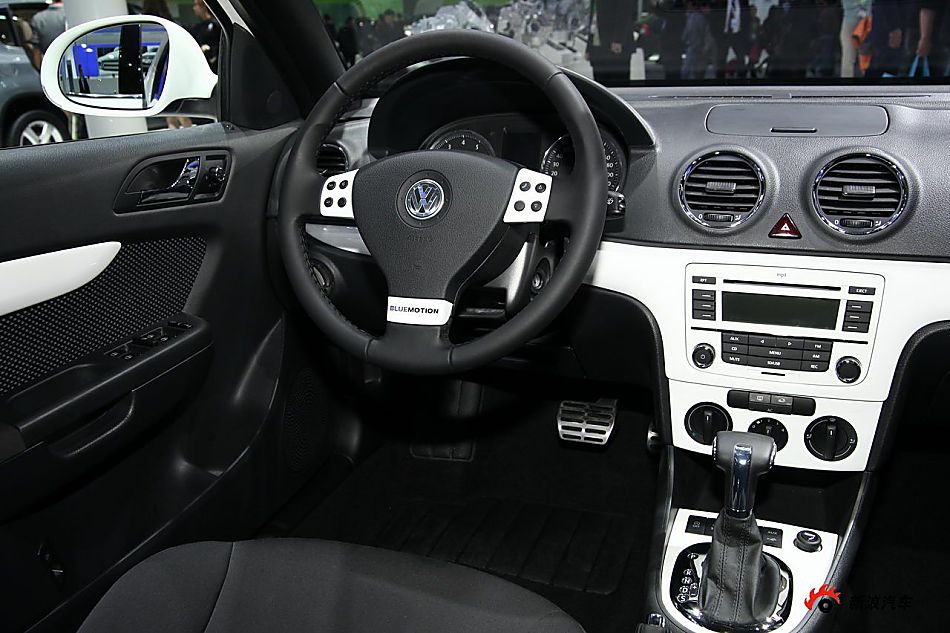 意甲第22轮:AC米兰2-1拉齐奥 博纳文图破门|KY.COM(图3) 意甲第22轮:AC米兰2-1拉齐奥 博纳文图破门|KY.COM(图3)